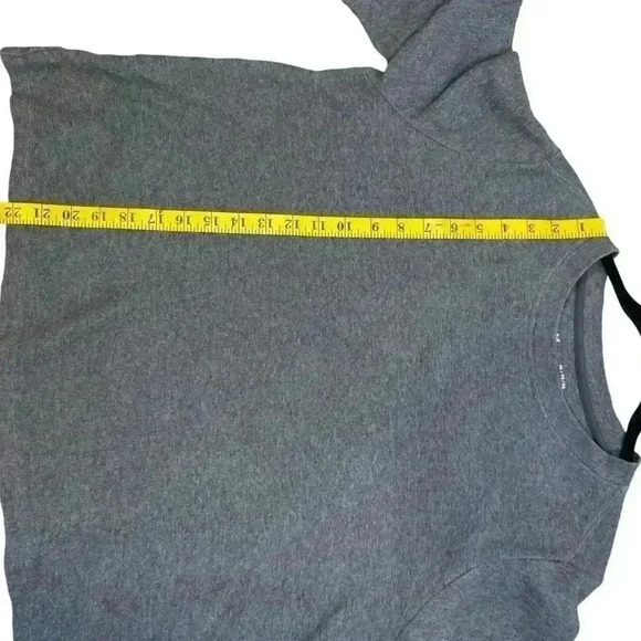 Under Armour Women's Gray Long Sleeve Shirt Peach Logo Pre-Owned Size XL - Picture 10 of 10